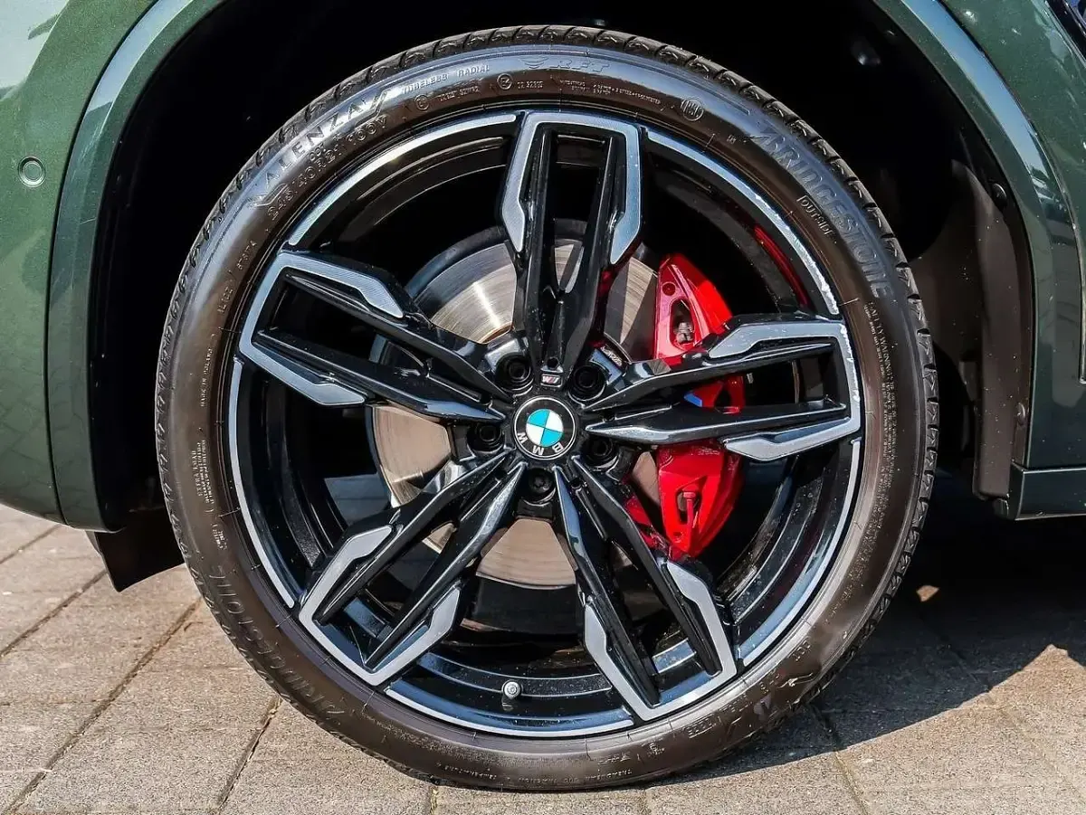 Gebraucht BMW X4 M M Sport 360 PS (264 kW) 2024 Sonderwunsch lackierung SUV