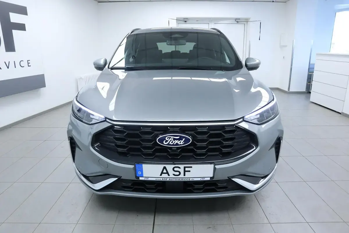 Gebraucht Ford Kuga ST-Line X 152 PS (111 kW) 2025 Solarsilber SUV
