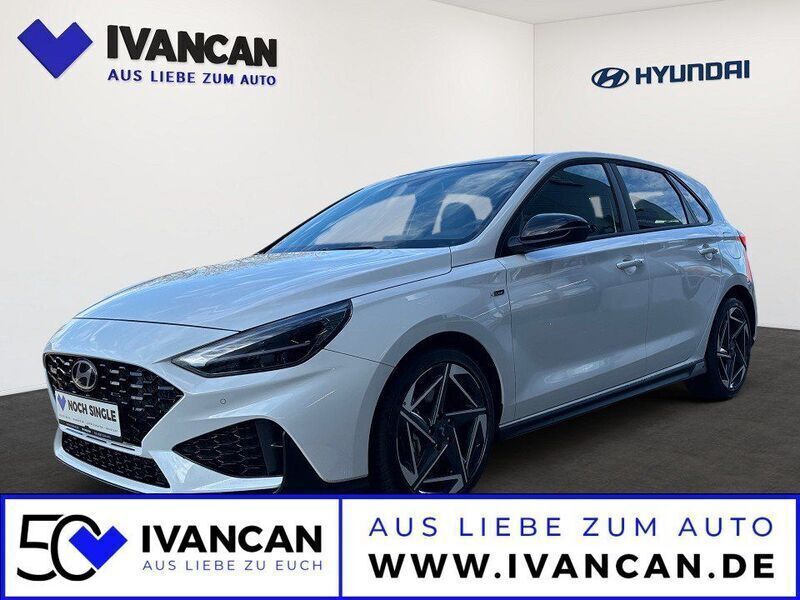 Weiß Gebraucht 2024 Hyundai i30 N Line Limousine | 28.490 € (Teuer) - Bild 1/4