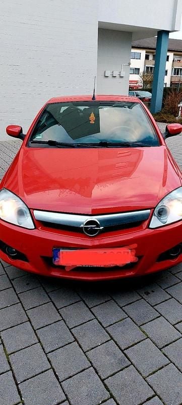 Gebraucht Opel Tigra 90 PS (66 kW) 2004 Rot Cabrio