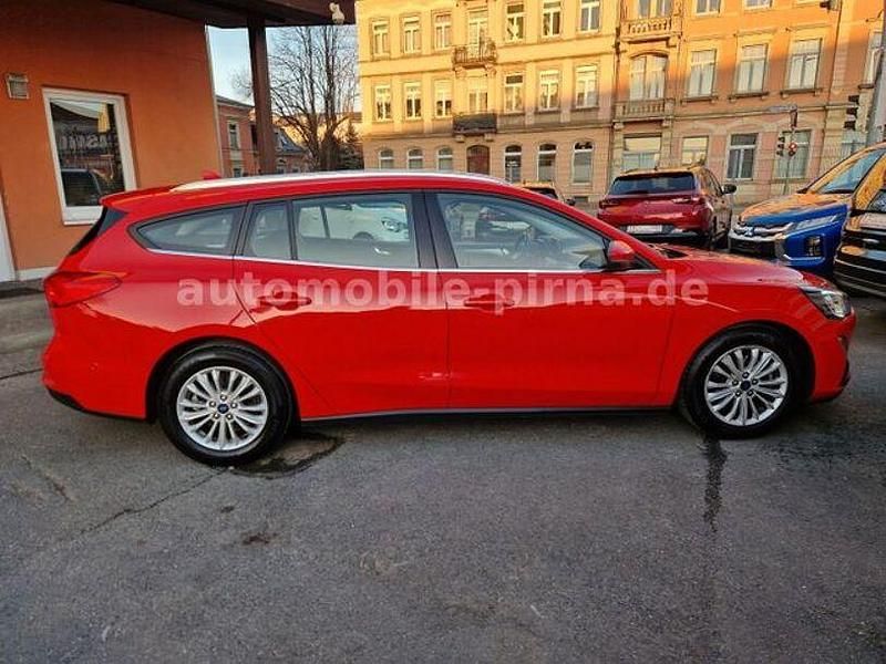 Gebraucht Ford Focus Titanium 120 PS (88 kW) 2020 Rot Kombi
