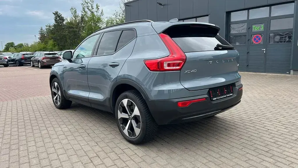 Gebraucht Volvo XC40 Plus 197 PS (144 kW) 2023 Grau SUV
