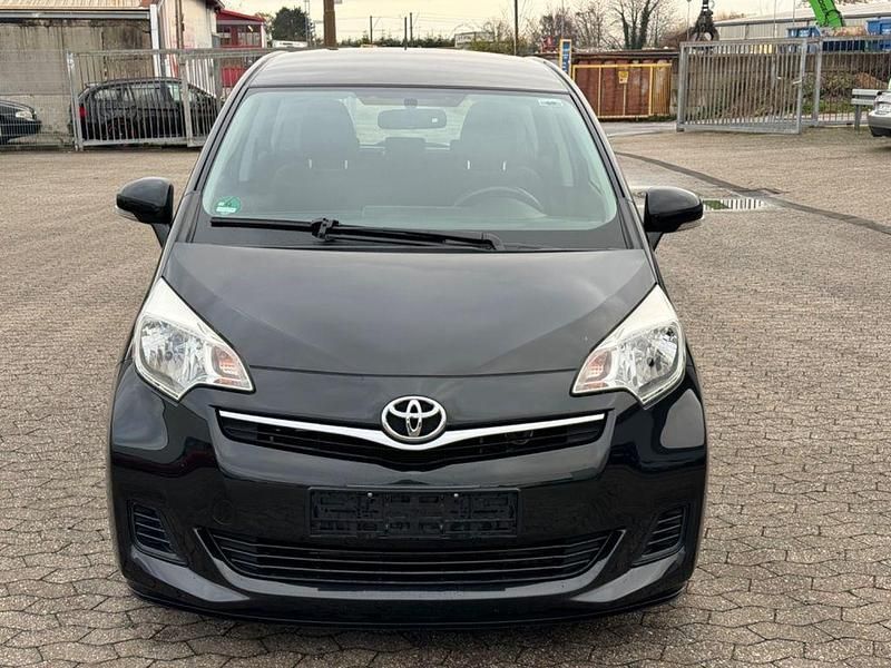 Gebraucht Toyota Verso-S Life 90 PS (66 kW) 2011 Schwarz Van / Kleinbus