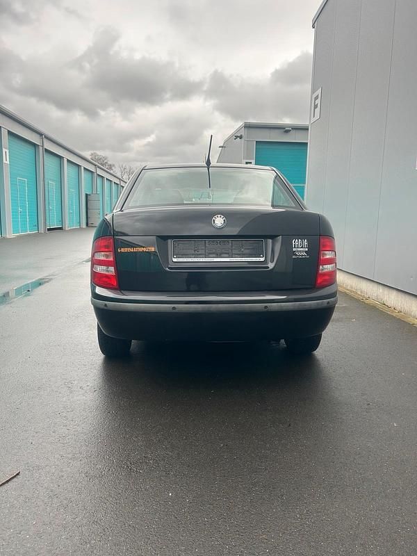 Gebraucht Skoda Fabia 75 PS (55 kW) 2003 Schwarz Limousine