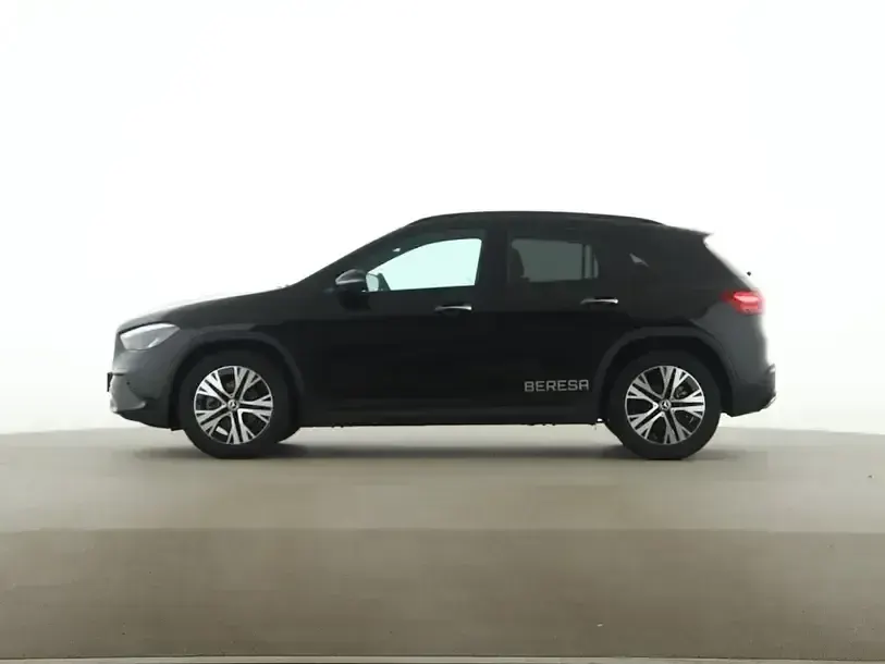 Gebraucht Mercedes GLA200 AMG 163 PS (119 kW) 2026 Schwarz SUV