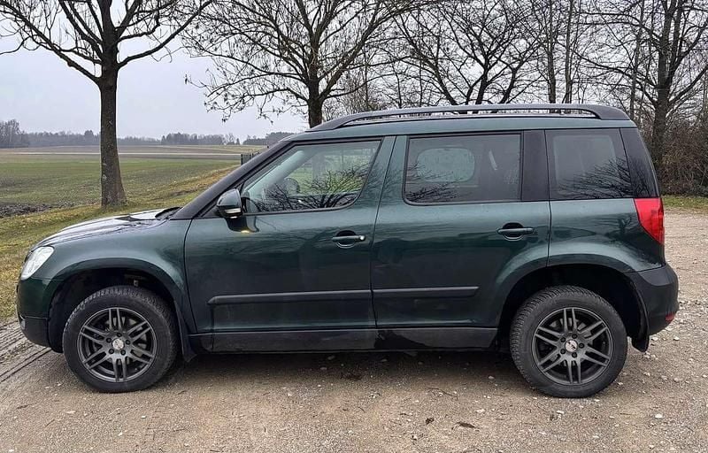 Grün Gebraucht 2009 Skoda Yeti Experience SUV | 4.000 € (Guter Preis) - Bild 1/4
