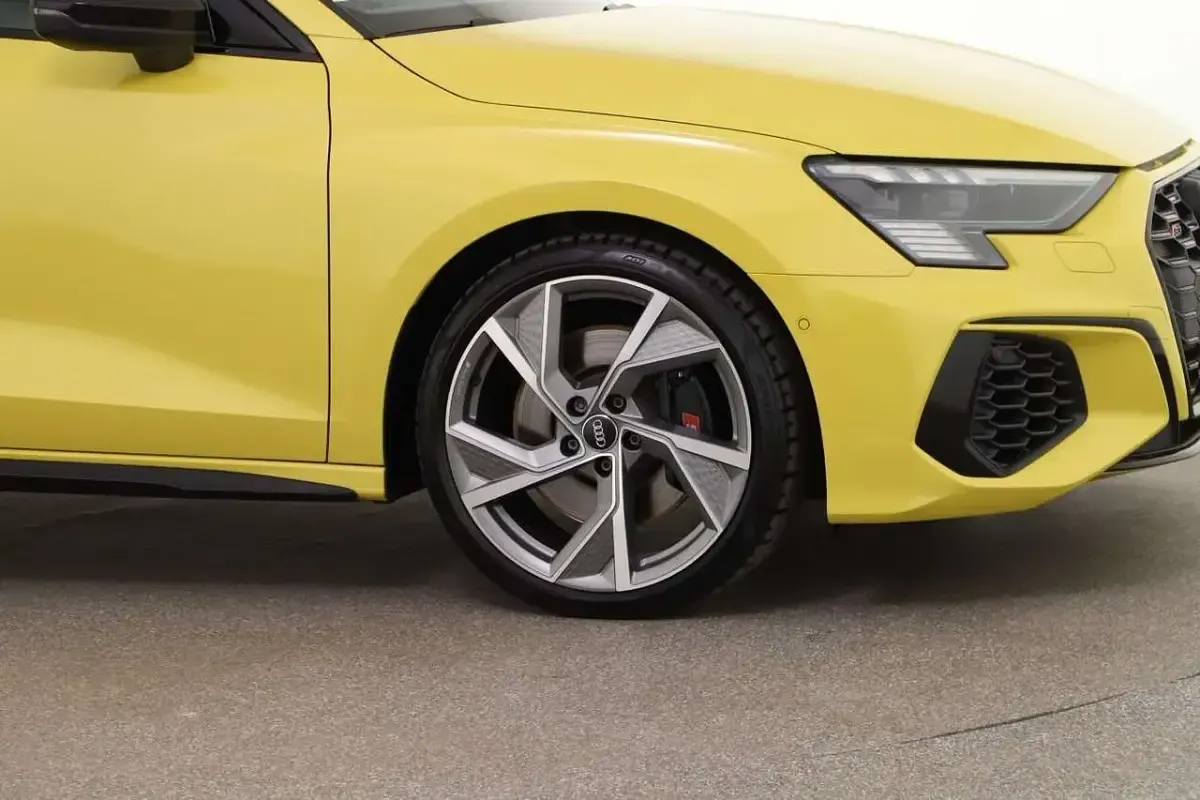 Gebraucht Audi S3 Design 310 PS (228 kW) 2021 Pythongelb metallic Limousine