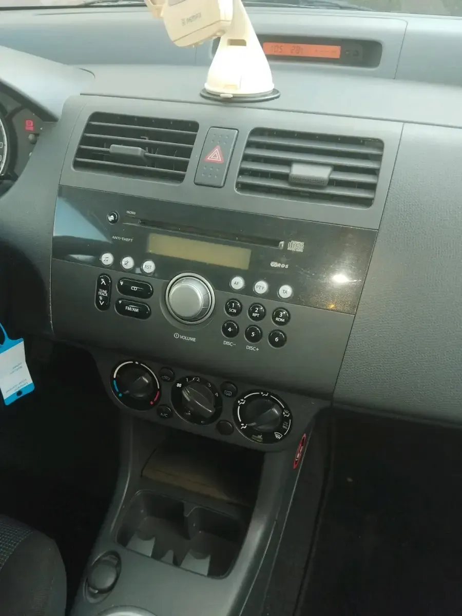 Gebraucht Suzuki Swift 92 PS (67 kW) 2006 Rot Kleinwagen