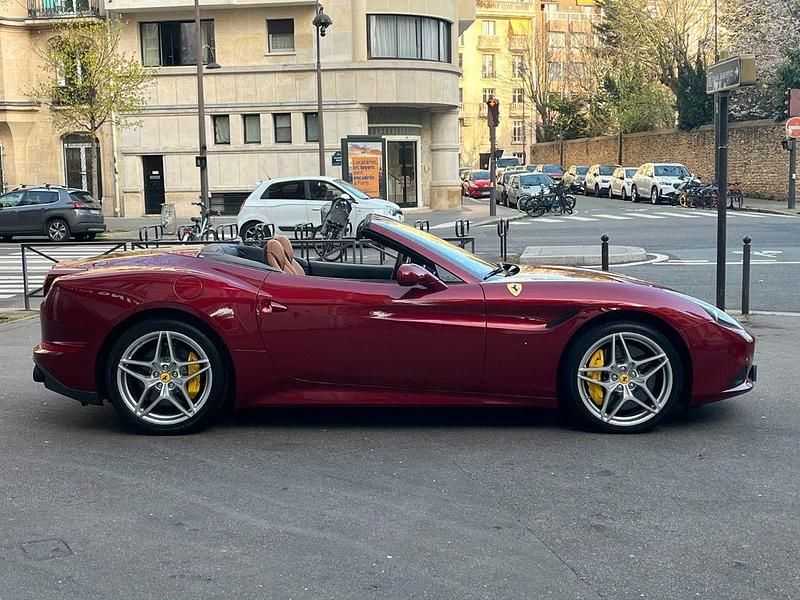 Second-hand Ferrari California 560 CP (411 kW) 2016 Roșu Cabrio