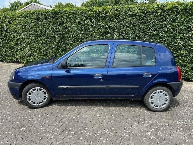Blau Gebraucht 2000 Renault Clio II Limousine | 1.350 € (Fairer Preis) - Bild 1/4