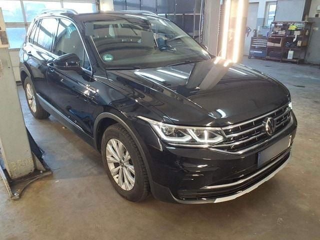 Gebraucht VW Tiguan Elegance 150 PS (110 kW) 2023 Schwarz SUV