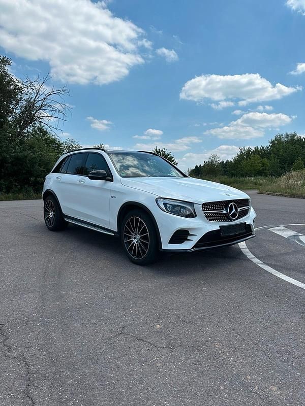 Weiß Gebraucht 2018 Mercedes GLC43 AMG AMG SUV | 37.999 € (Fairer Preis) - Bild 1/4