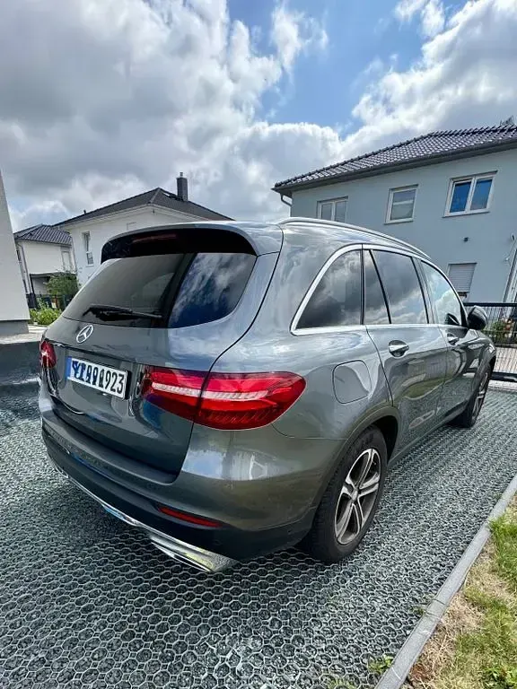 Gebraucht Mercedes GLC250 204 PS (150 kW) 2016 Grau SUV