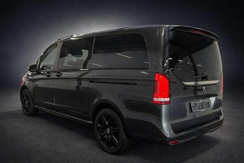 Gebraucht Mercedes V300 AMG 237 PS (174 kW) 2022 Grau Van / Kleinbus