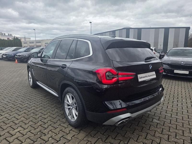 Gebraucht BMW X3 Sport Line 184 PS (135 kW) 2022 Schwarz SUV
