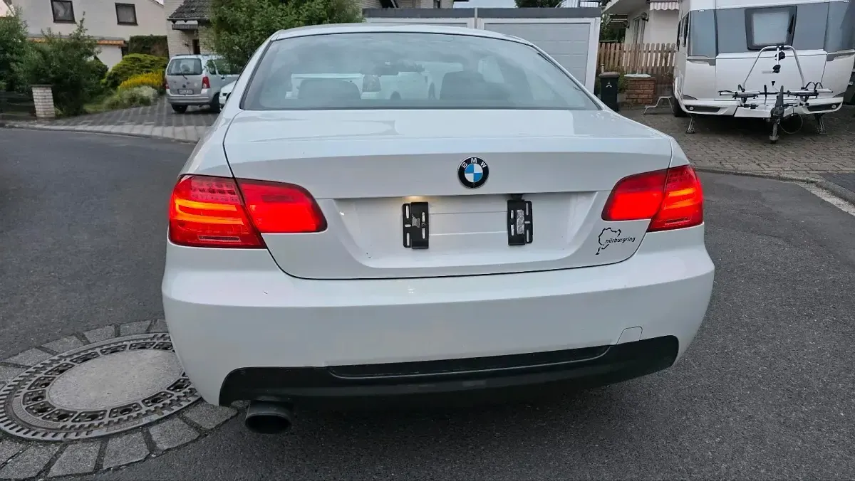 Gebraucht BMW 320 170 PS (125 kW) 2010 Weiß Coupé