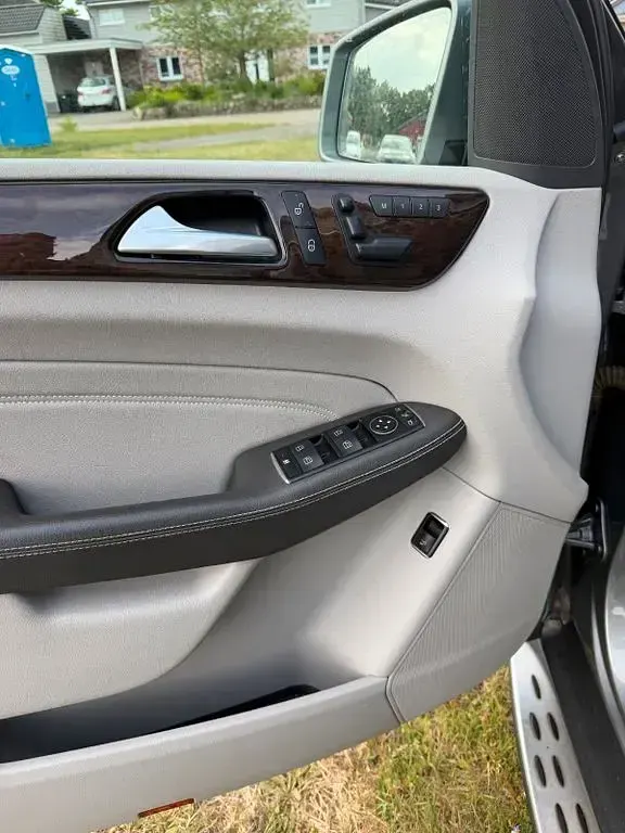 Gebraucht Mercedes ML350 258 PS (189 kW) 2013 Silber SUV