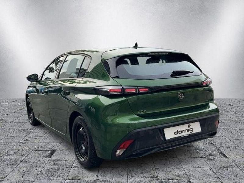 Gebraucht Peugeot 308 Active 131 PS (96 kW) 2023 Grün Kleinwagen