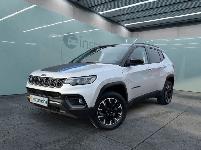 Gebraucht Jeep Compass Trailhawk 241 PS (177 kW) 2022 Silber SUV