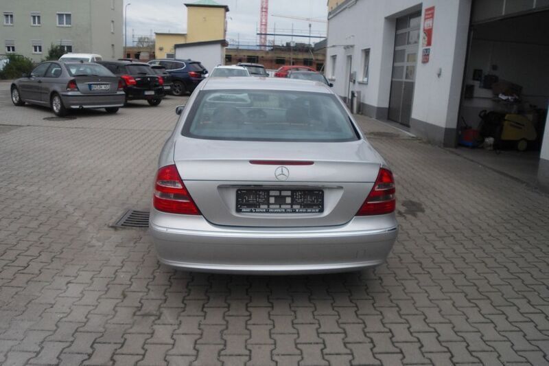 Gebraucht Mercedes E320 224 PS (164 kW) 2003 Silber Limousine