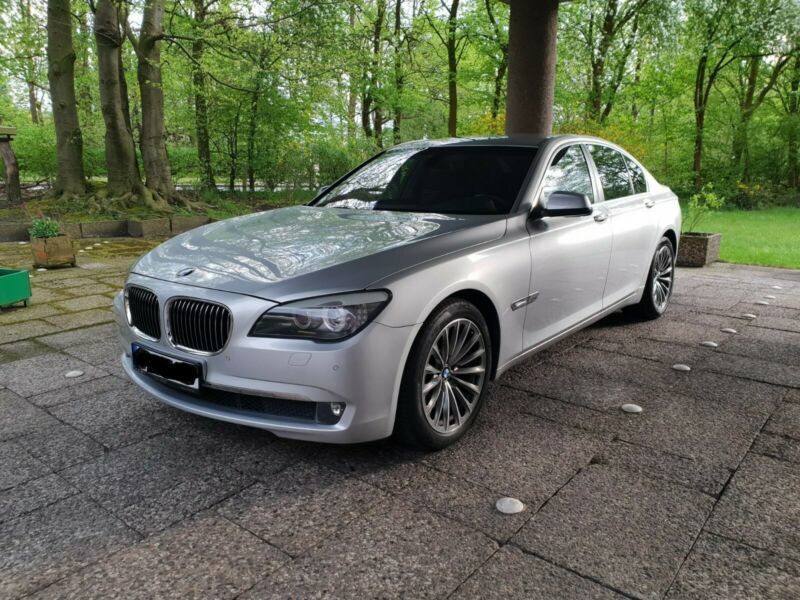 Bmw 740 2010