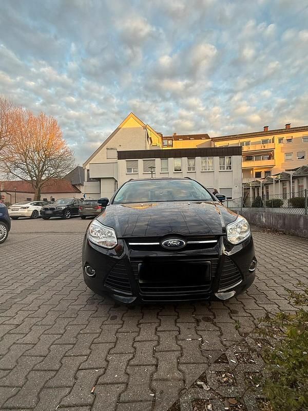 Gebraucht Ford Focus 116 PS (85 kW) 2012 Schwarz Kombi