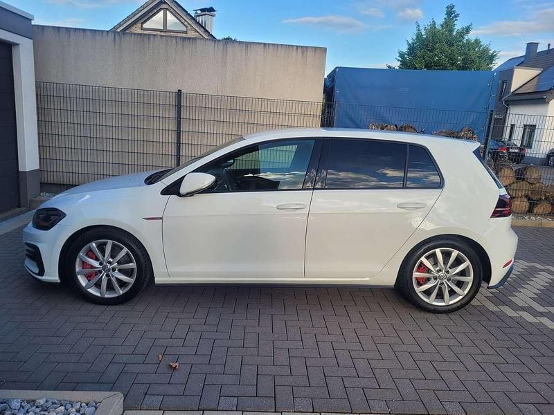 Weiß Gebraucht 2019 VW Golf VII GTI Limousine | 20.000 € (Fairer Preis) - Bild 1/4