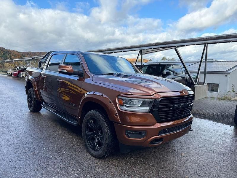 Gebraucht Dodge Ram 401 PS (294 kW) 2020 Braun Pickup