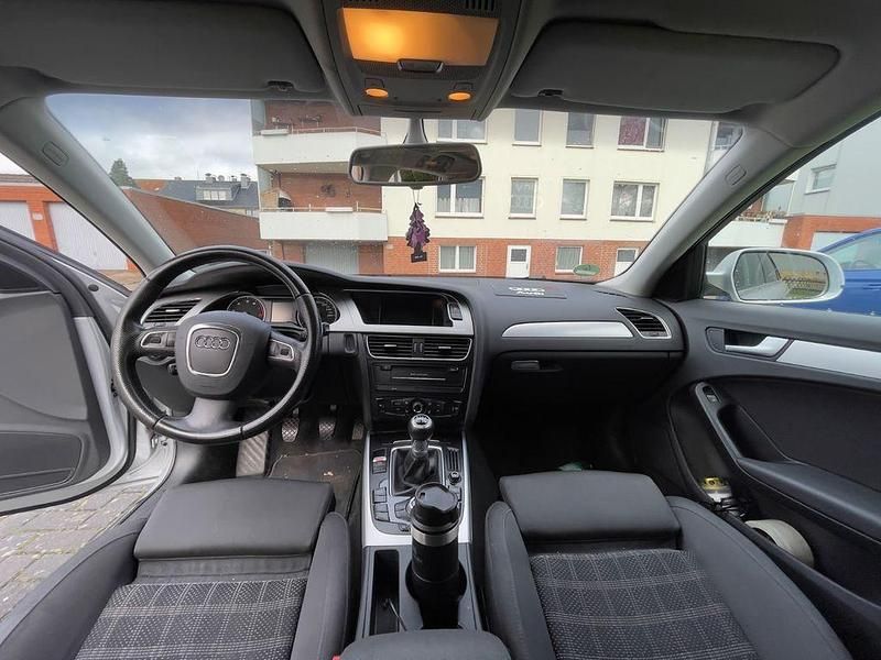 Gebraucht Audi A4 Attraction 160 PS (117 kW) 2012 Silber Kombi