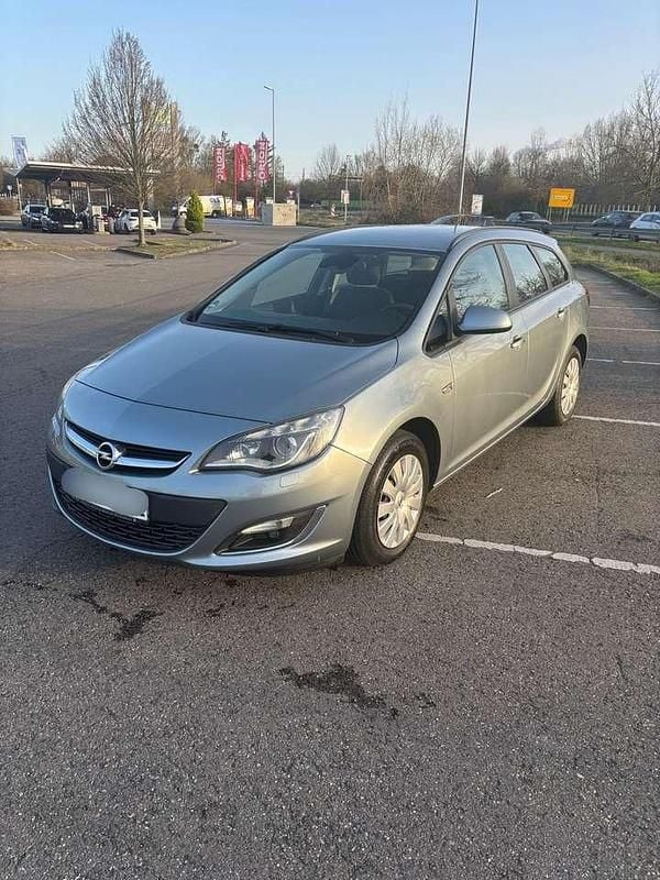 Gebraucht Opel Astra Edition 110 PS (80 kW) 2013 Grau Kombi