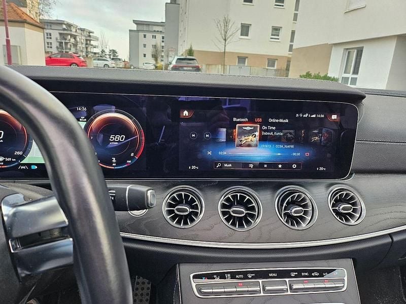 Gebraucht Mercedes E400 330 PS (242 kW) 2021 Schwarz Cabrio