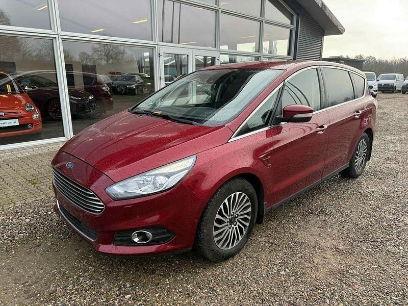 Gebraucht Ford S-MAX Titanium 190 PS (139 kW) 2019 Rot Van / Kleinbus