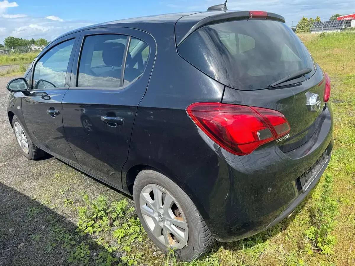 Gebraucht Opel Corsa 101 PS (74 kW) 2018 Schwarz Kleinwagen