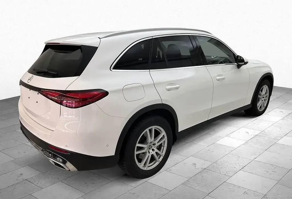 Gebraucht Mercedes GLC220 220 PS (161 kW) 2024 Polarweiss SUV