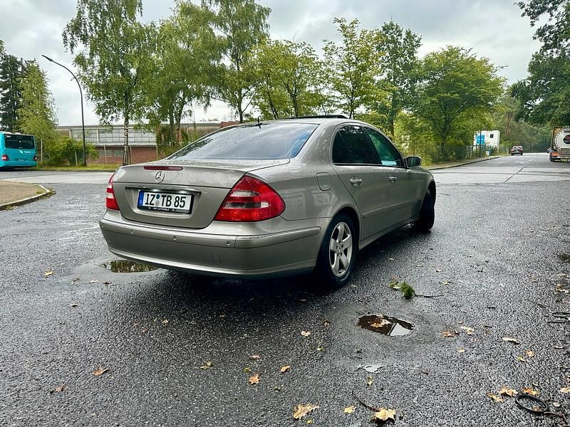 Gebraucht Mercedes E280 Avantgarde 231 PS (169 kW) 2005 Silber Limousine