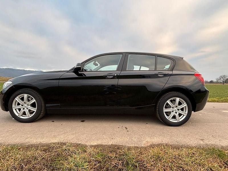 Gebraucht BMW 114 102 PS (75 kW) 2015 Schwarz Kleinwagen