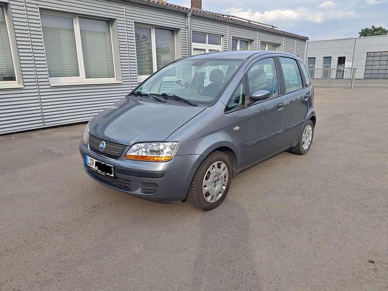 Grau Gebraucht 2004 Fiat Idea Van / Kleinbus | 2.500 € - Bild 1/4