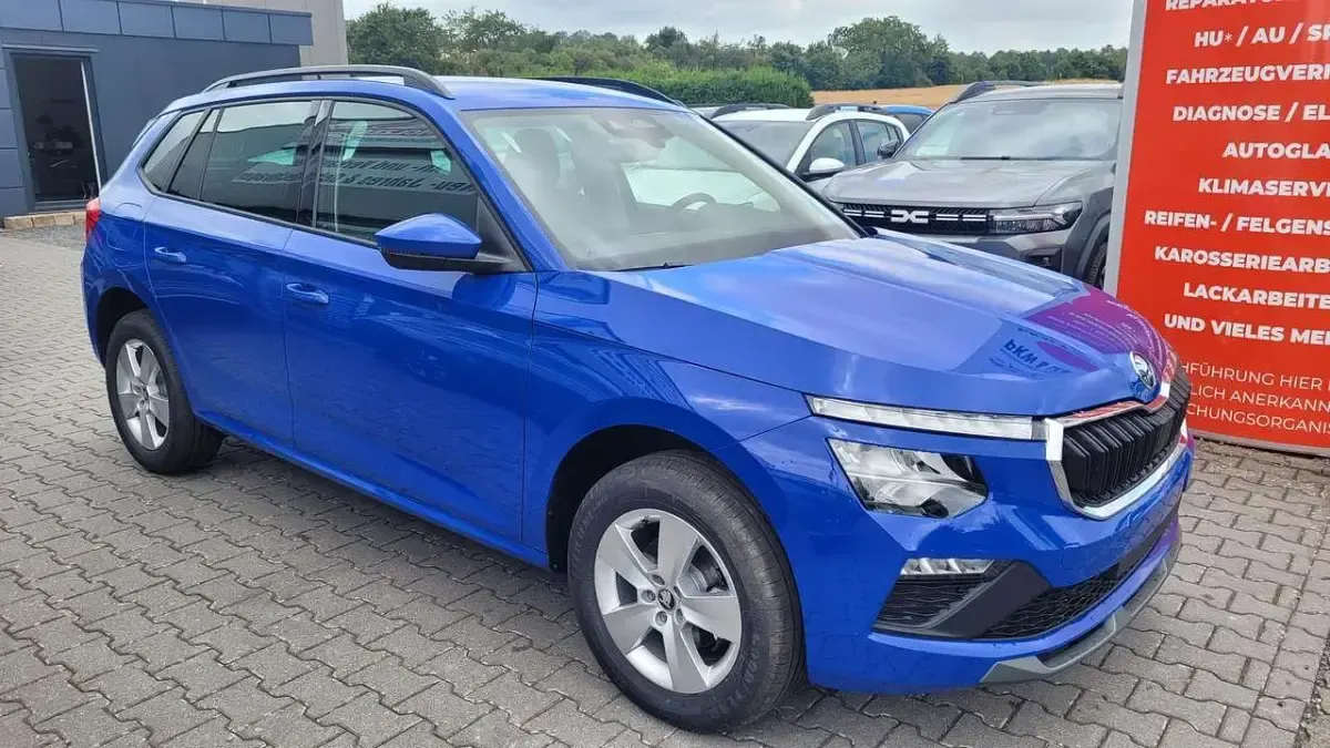 Neu Skoda Kamiq 95 PS (69 kW) 2026 Energy blau SUV