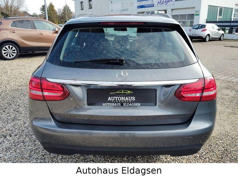 Gebraucht Mercedes C220 170 PS (125 kW) 2017 Grau Kombi