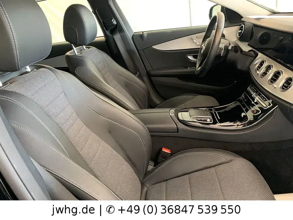 Gebraucht Mercedes E220 Avantgarde 200 PS (147 kW) 2022 Schwarz Limousine