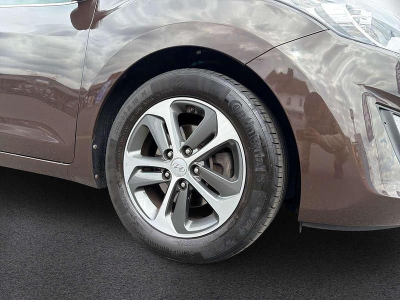 Gebraucht Hyundai i30 110 PS (80 kW) 2017 Braun Kombi