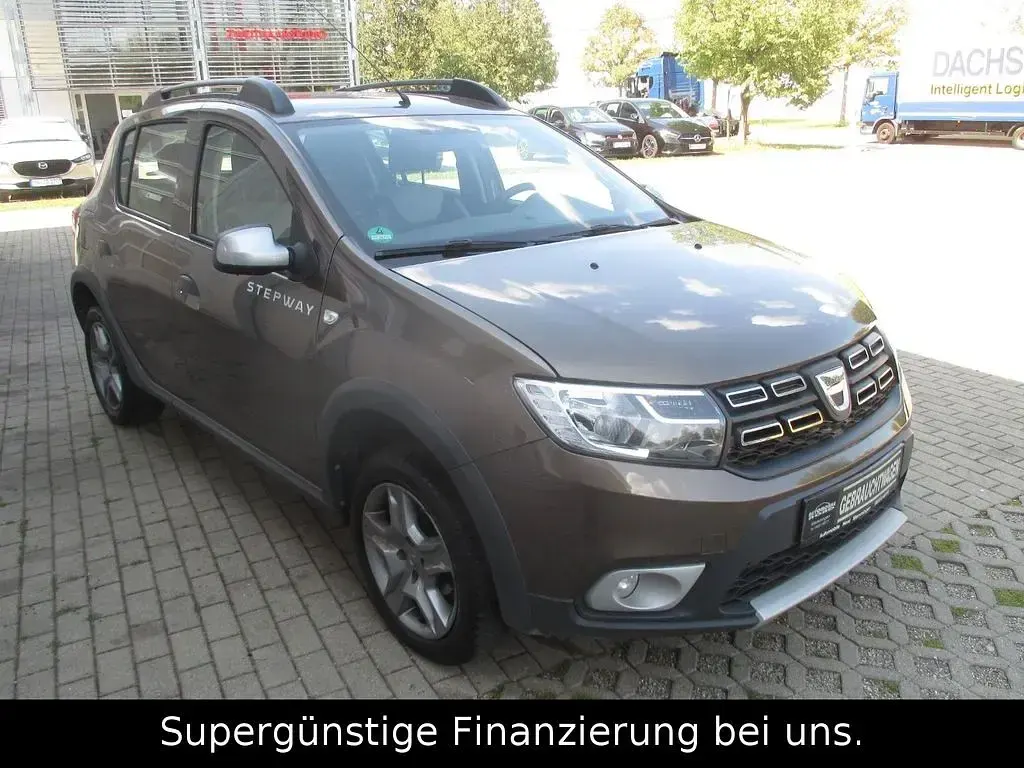 Gebraucht Dacia Sandero Essentiel 90 PS (66 kW) 2019 Braun SUV