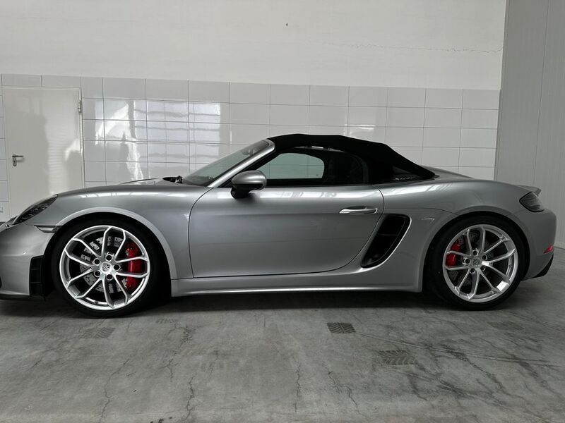 Silber Gebraucht 2023 Porsche Boxster Spyder Cabrio | 119.890 € (Teuer) - Bild 1/4