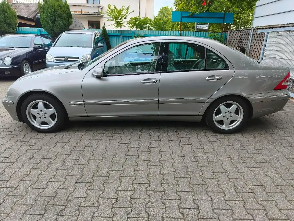 Gebraucht Mercedes C240 170 PS (125 kW) 2004 Grau Limousine