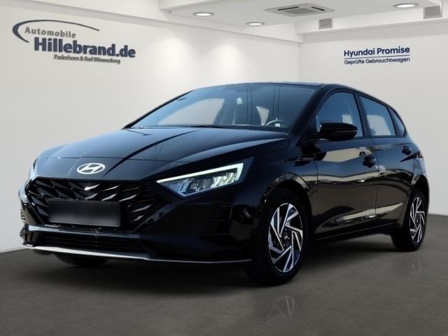 Schwarz Neu 2025 Hyundai i20 Trend Limousine | 20.990 € (Fairer Preis) - Bild 1/4