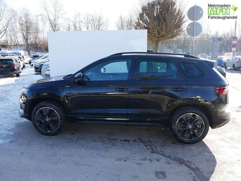 Neu Skoda Karoq SportLine 190 PS (139 kW) 2026 Blackmagic perleffekt SUV