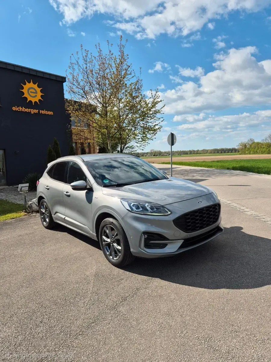 Second-hand Ford Kuga 150 CP (110 kW) 2020 Argintiu SUV