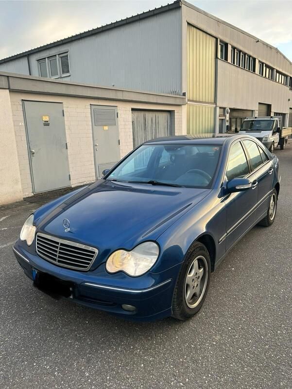 Blau Gebraucht 2001 Mercedes C220 Limousine | 1.750 € (Fairer Preis) - Bild 1/4