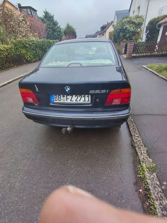 Gebraucht BMW 523 170 PS (125 kW) 2000 Blau Limousine