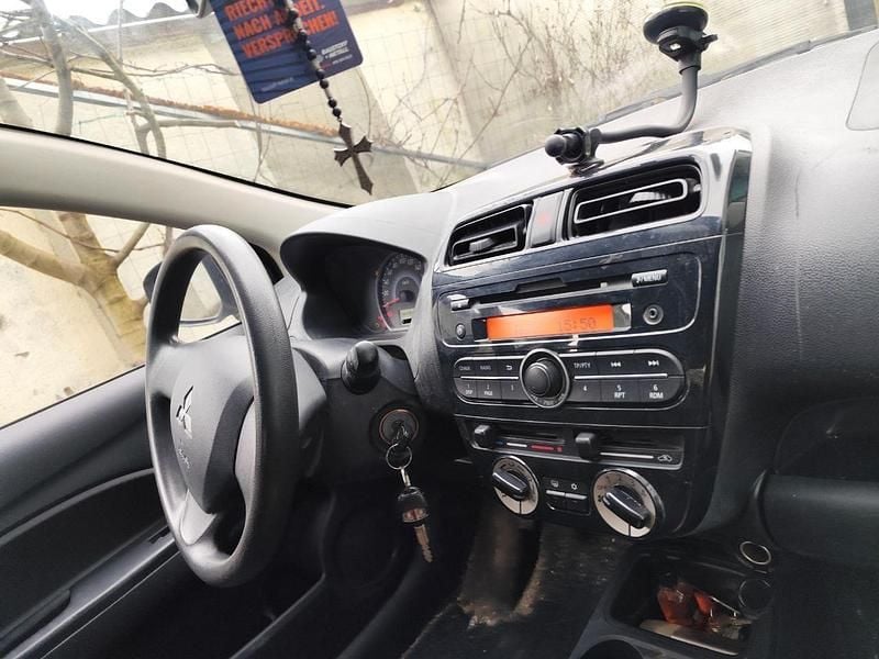 Gebraucht Mitsubishi Space Star 71 PS (52 kW) 2013 Grau Van / Kleinbus